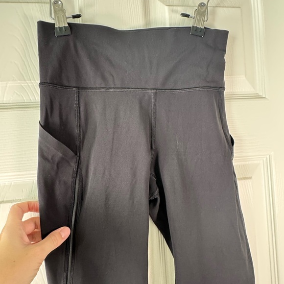 Lululemon Black Capri Reflective Mesh Pockets Size 4 Womens Running - Picture 5 of 8